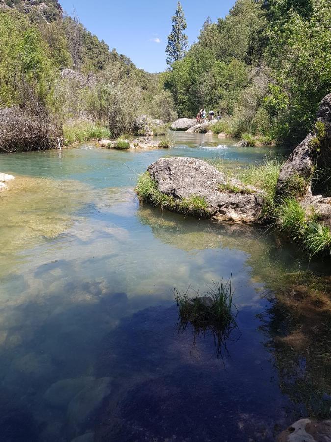 ויאלבה דה לה סיירה Aventura & Relax Cabanas Pena La Higuera מראה חיצוני תמונה