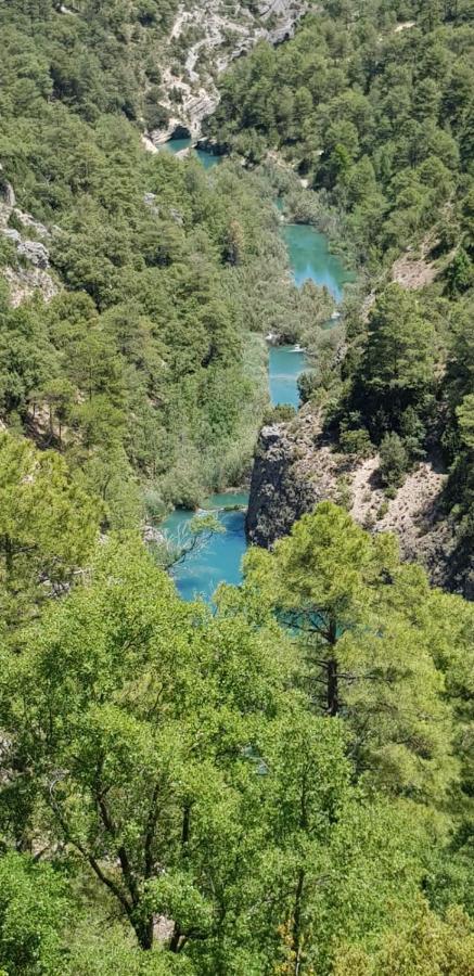 ויאלבה דה לה סיירה Aventura & Relax Cabanas Pena La Higuera מראה חיצוני תמונה