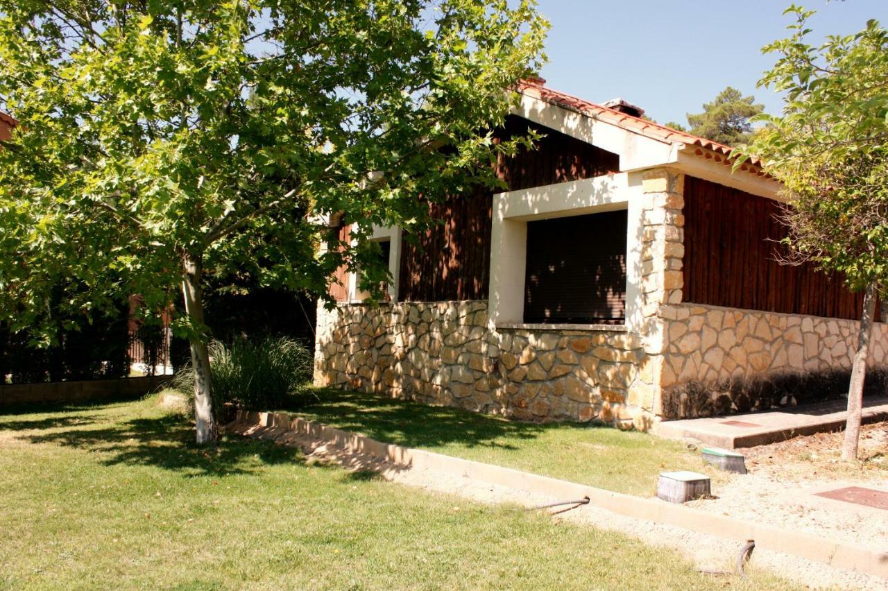 ויאלבה דה לה סיירה Aventura & Relax Cabanas Pena La Higuera מראה חיצוני תמונה